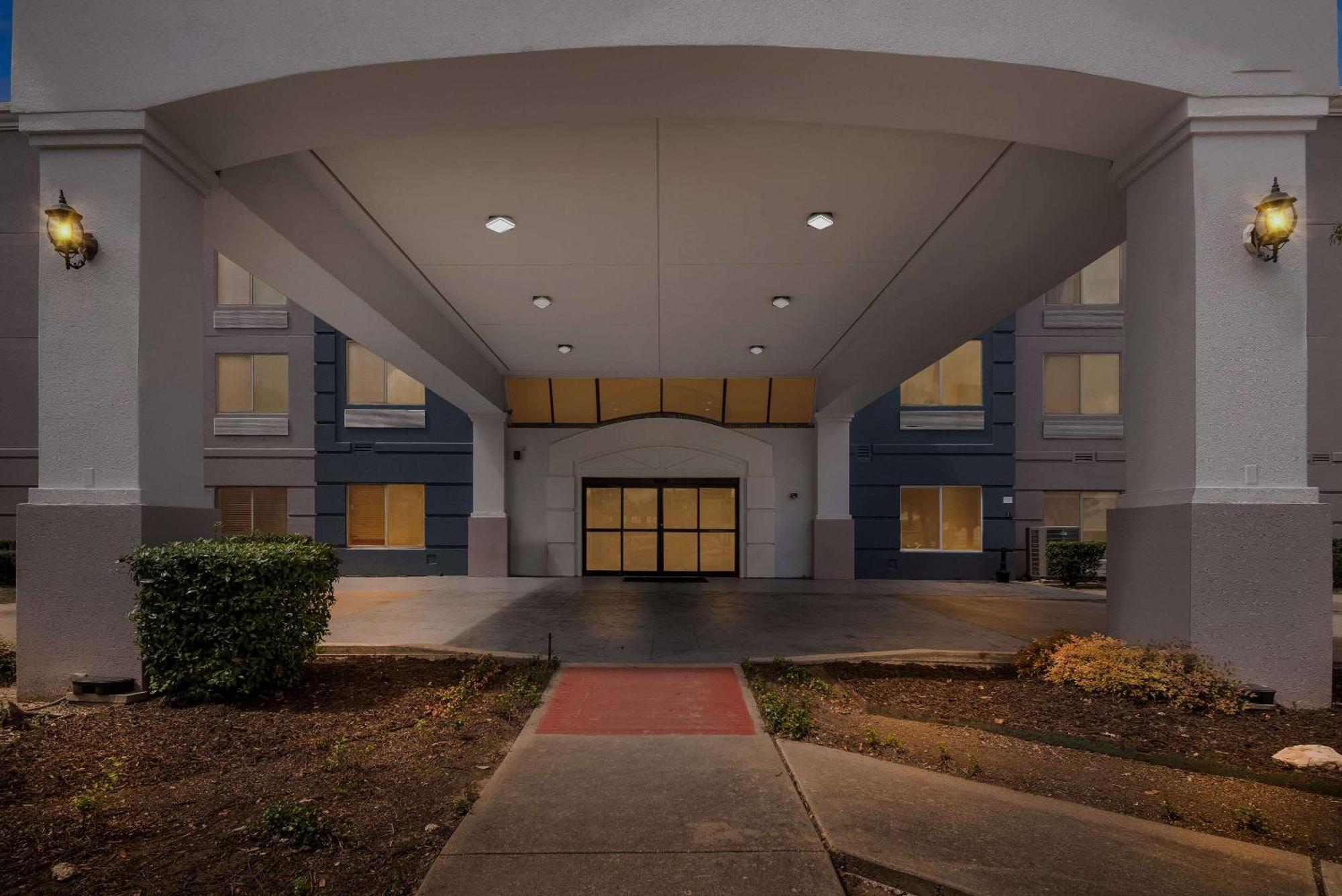 Comfort Suites Austin Airport Exterior foto